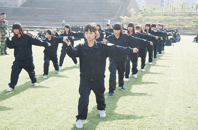 优质教育，军事化封闭式学校为您的孩子保驾护航